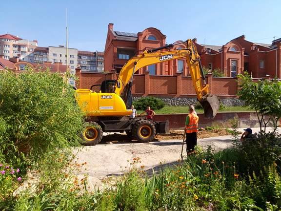У Сумах поновили ремонт на Новомістенській У Сумах поновили ремонт на Новомістенській