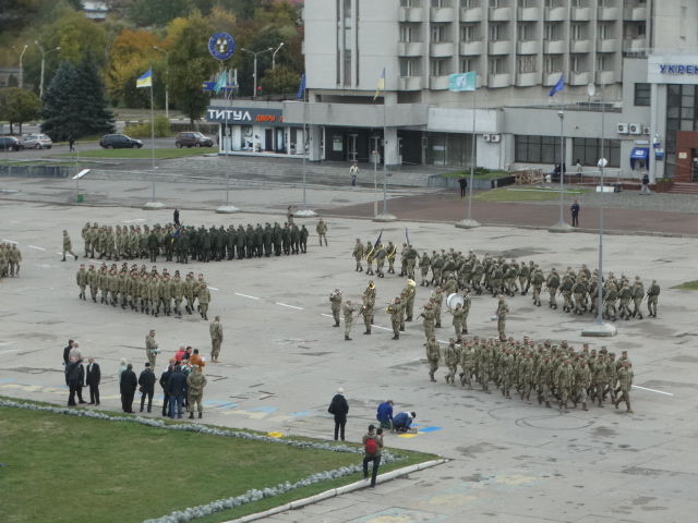 Сумчан запрошують на військовий парад і польову кухню