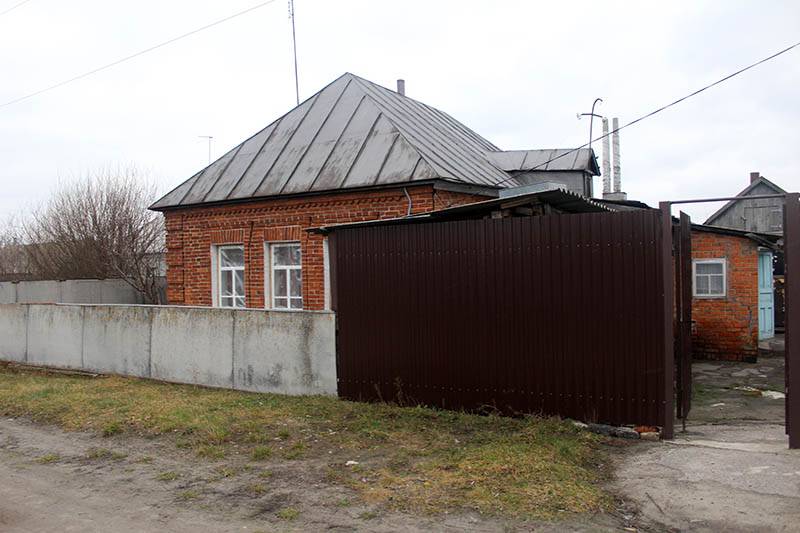 Родині з трійнятами подарували будинок у Сумському районі