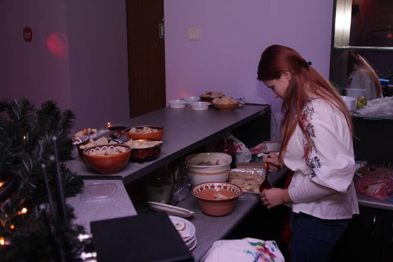 Танцювали та куштували вареники: у Сумах пройшли “Вечорниці на Андрія” (ФОТО)
