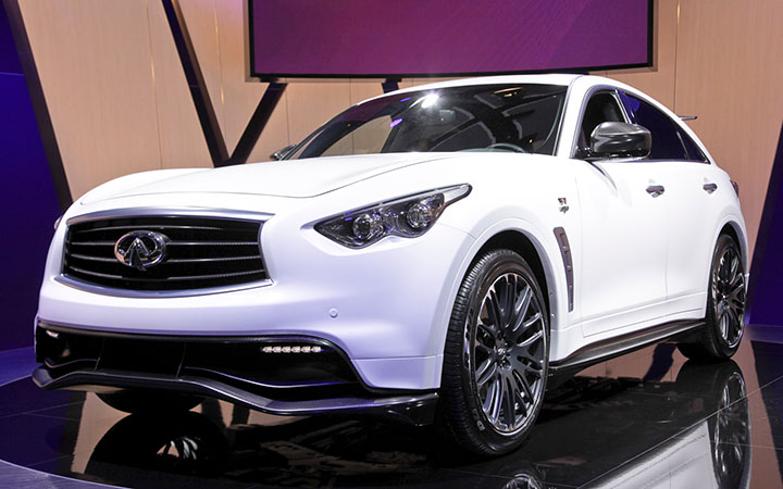Infiniti-QX70-2017-left