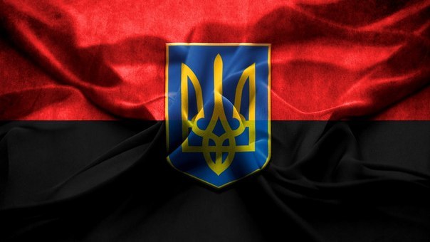 У Сумах підняли червоно-чорний прапор