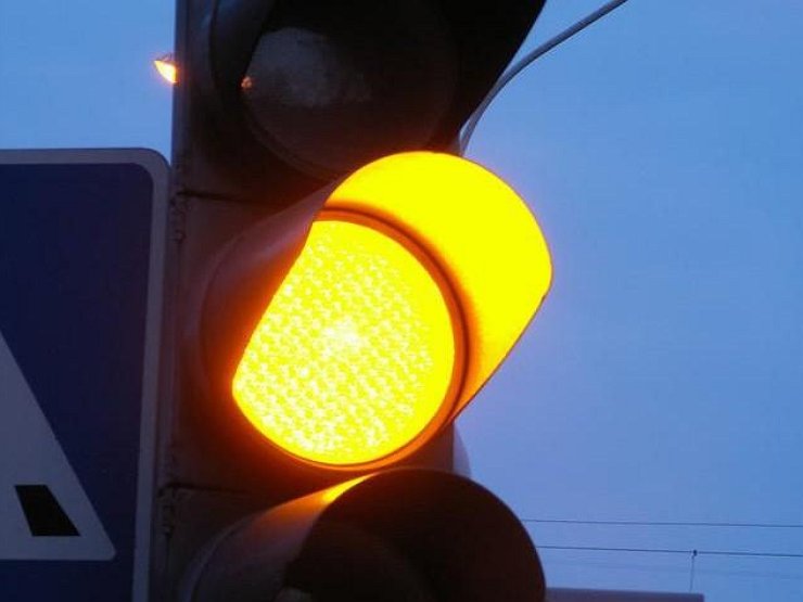В Україні хочуть скасувати жовтий сигнал світлофора