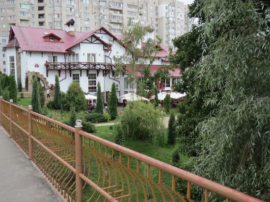  Ліхтарі на мосту через річку Псел зняли для ремонту