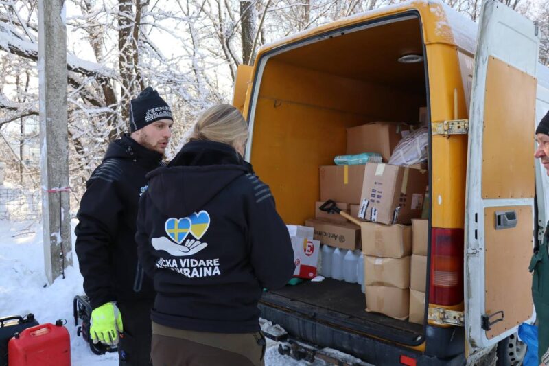 швеція волонтери привезли гуманітарний вантаж до Тростянецької ЦРЛ