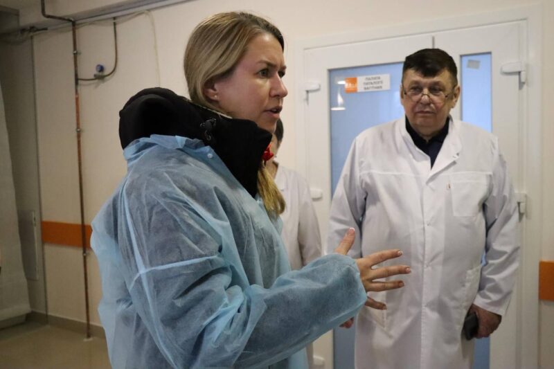 швеція волонтери привезли гуманітарний вантаж до Тростянецької ЦРЛ
