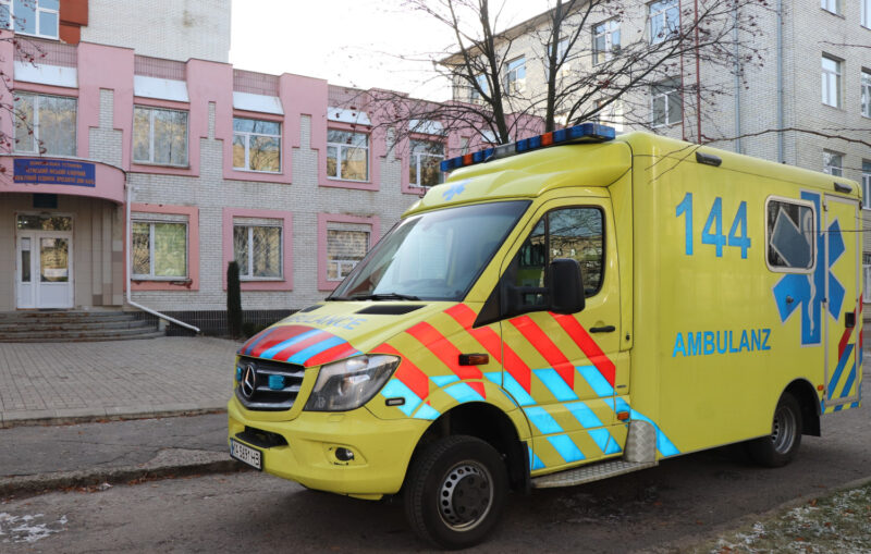 спеціалізоване авто для сумського пологового будинку